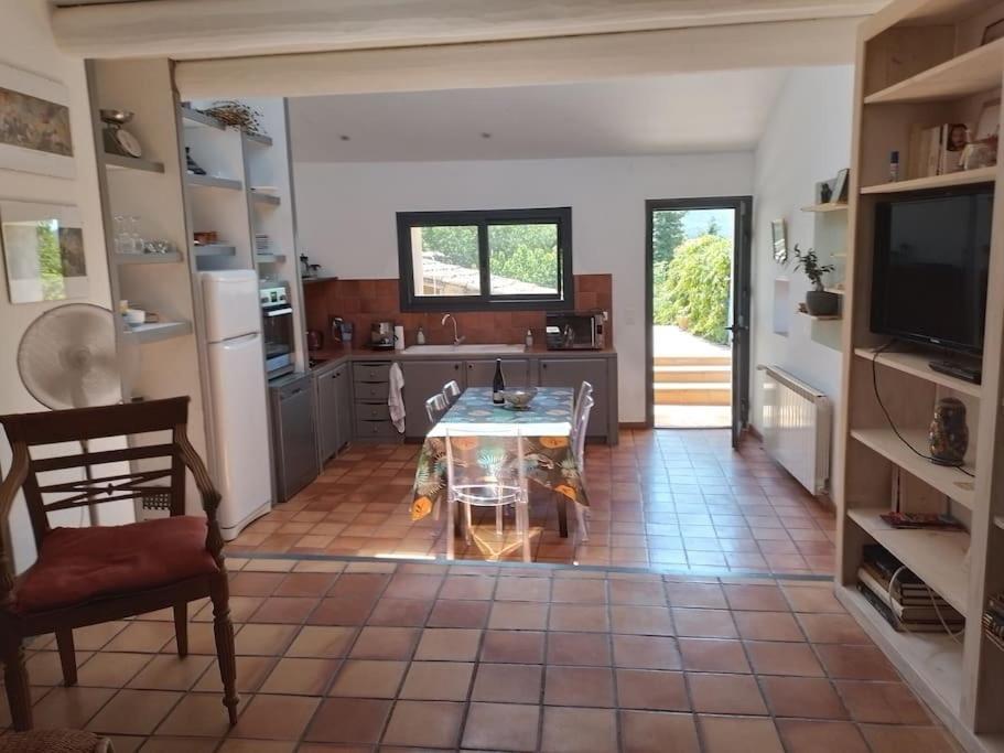 Appartamento Maison De Charme Avec Vue Sur La Vallee De La Ceze Saint-Gervais  Esterno foto